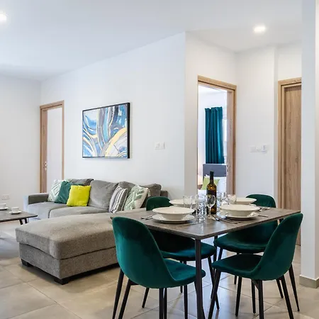 דירה Invictus 2-bedroom *