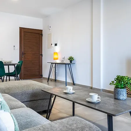 Invictus 2-bedroom Апартаменти *